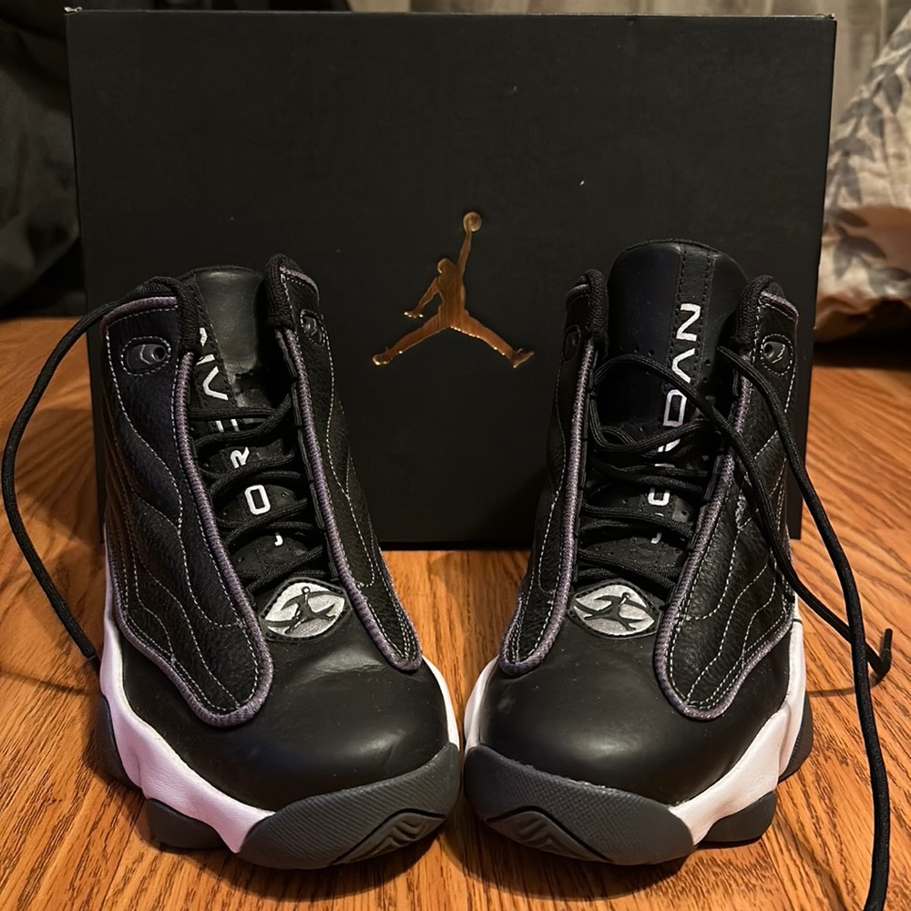 Nike Jordan Pro Strong Nike Youth 5.5 Ladies 7Black Air Jordans